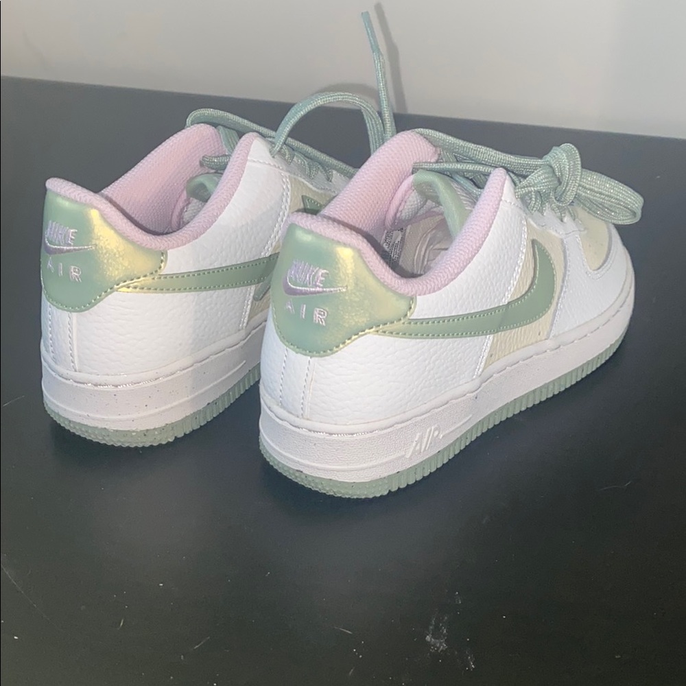 NIB Nike Air Force 1 White, Light Green and Yellow Youth Size 5 - Picture 7 of 12